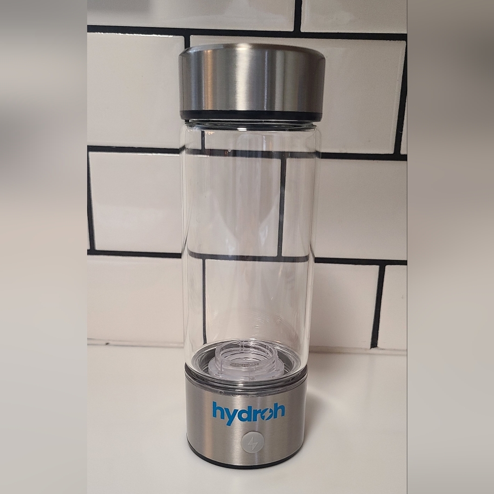 Hydröh Clear Water Bottle with Silver Base
